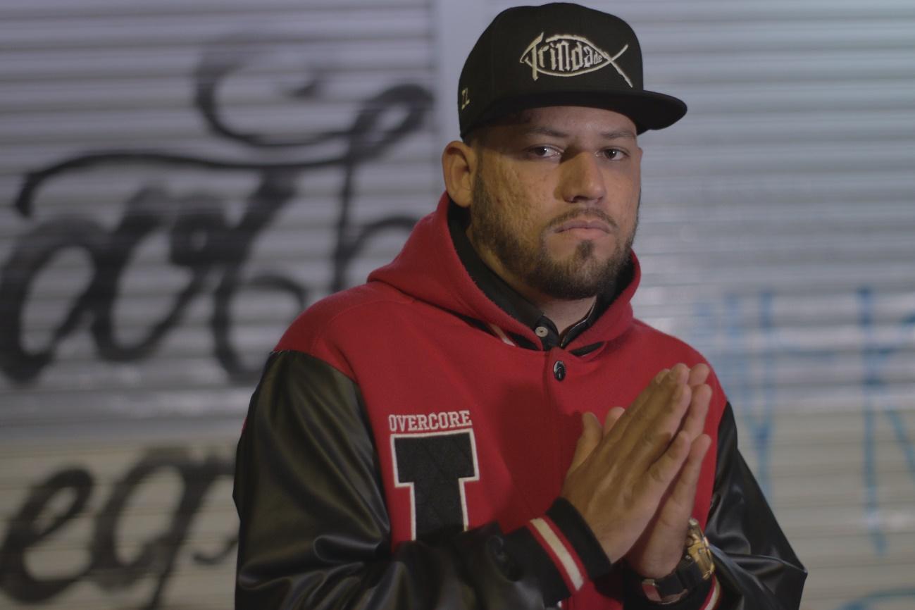 Kenedy Gomes prepara seu novo lançamento pela “Trindade Records”, a faixa Ele Nos Dá Força