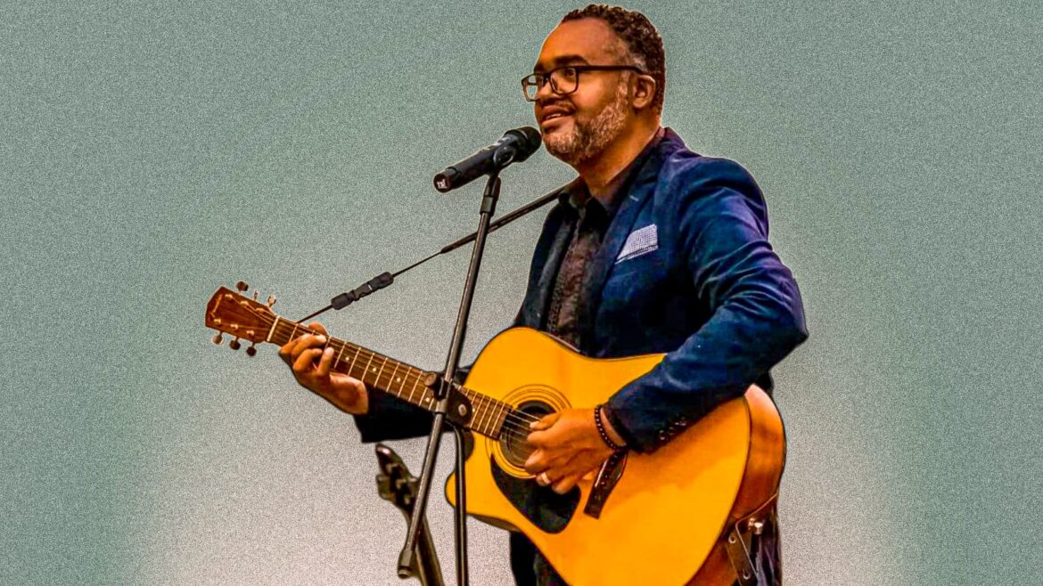Fael Magalhães lança single inédito “Inigualável Deus” pela Blessed Music