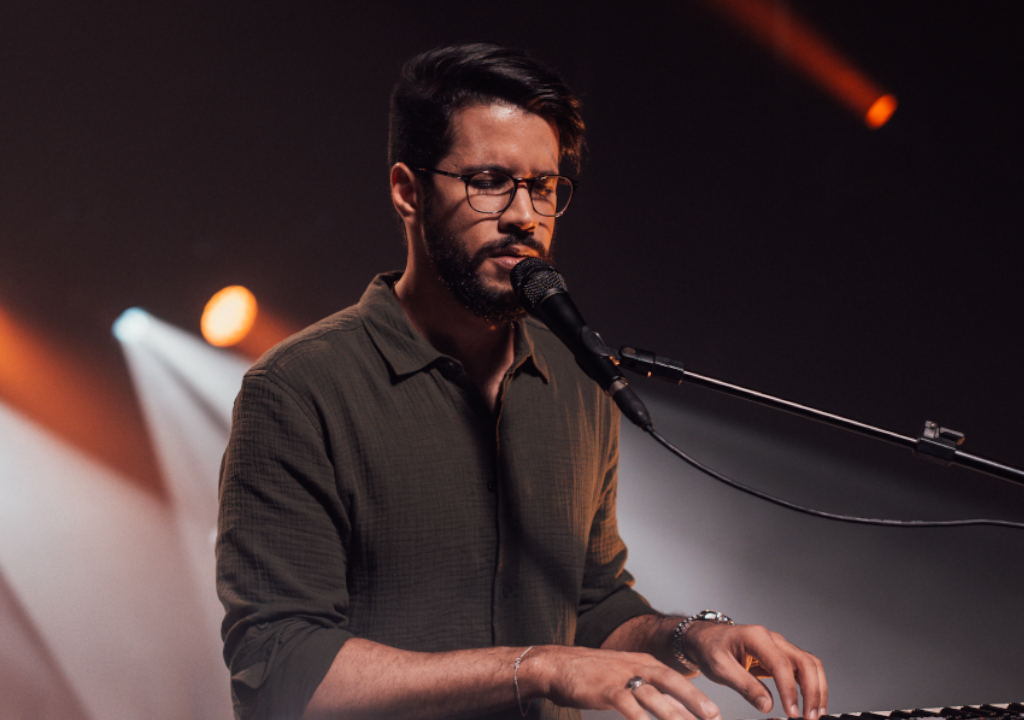 Gabriel Guedes lança a canção “Minhas Coroas”, versão de sucesso do Bethel Music