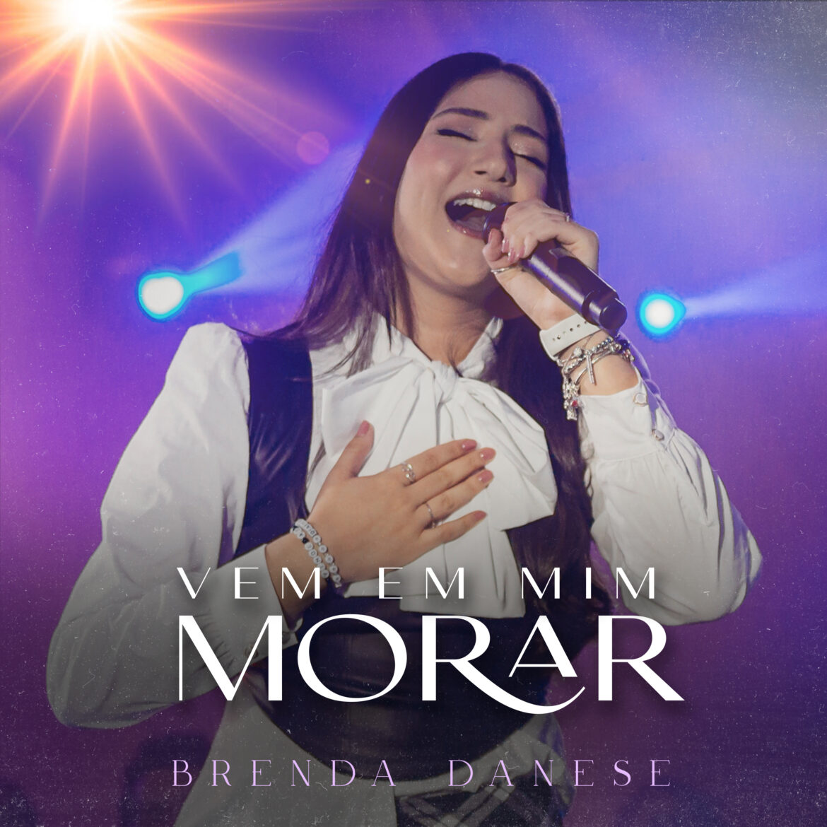 A JOVEM CANTORA BRENDA DANESE ESTREIA O SINGLE E CLIPE DE “VEM EM MIM MORAR”