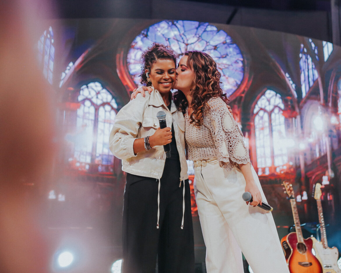 Nívea Soares faz dueto com Ana Paula Valadão no single “Amigo Incomparável”