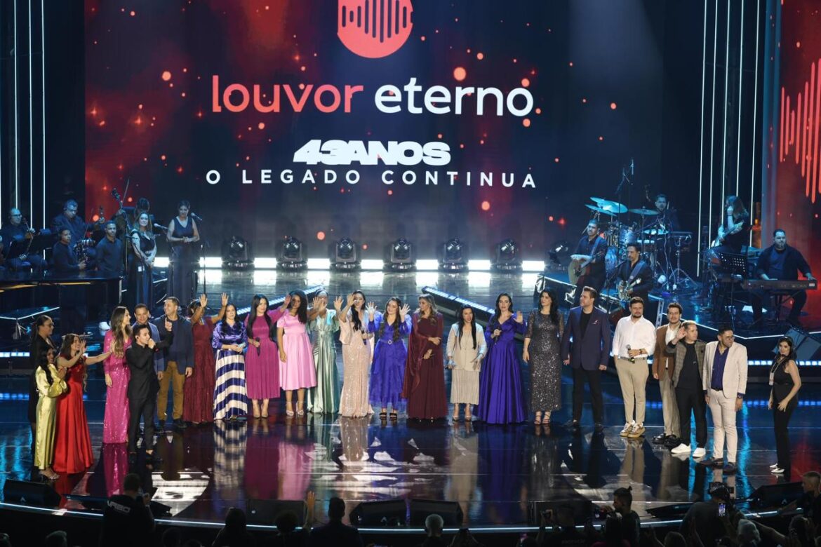 Em noite histórica, Louvor Eterno grava DVD comemorativo de 43 anos no Teatro Positivo