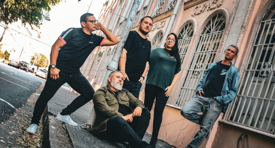 Integrantes da Tr3s Dobras. Foto: Naós Fotografia.