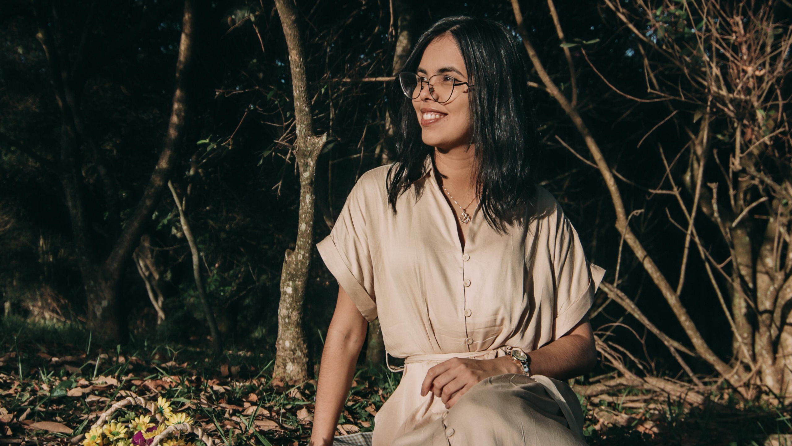 Jana Vitória estreia em carreira solo com o single “Gratidão” pela Trindade Records