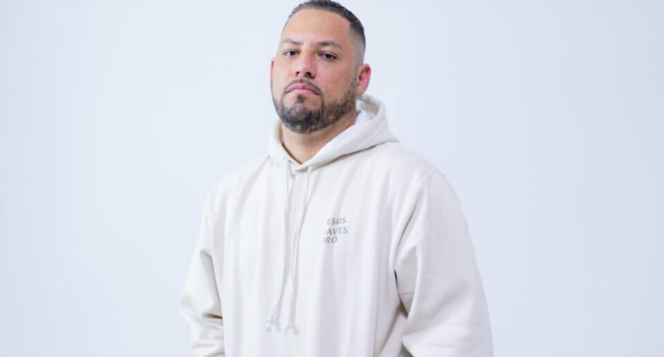 Kenedy Gomes lança “Virtuosa” pela Trindade Records