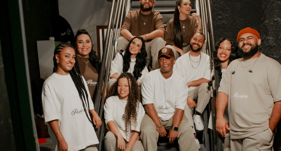 One Service lança o álbum “Passion” e estreia clipe da canção “Jamais Me Esquecerei”