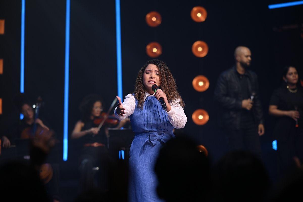 Vanessa Carvalho interpreta com autoridade e beleza o single “Sem Contradição”