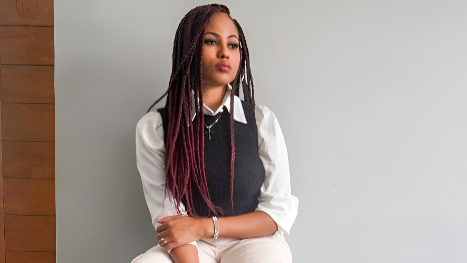 Ketellynn B estreia com o single “Momentos Difíceis” pela Trindade Records