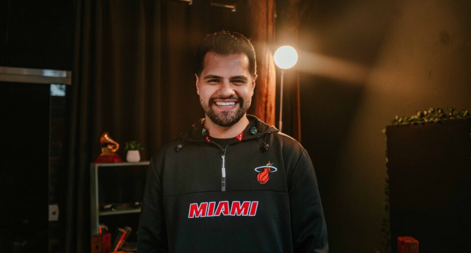 Guilherme Baptista lança a canção “Um Novo Dia”, versão do hit “One More Day”, do Sons of Sunday