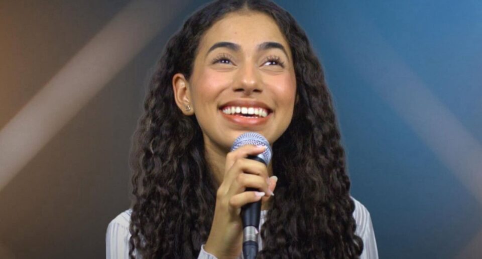 Izabelle Ribeiro emociona com versão acústica de “Virtude Saiu de Mim”