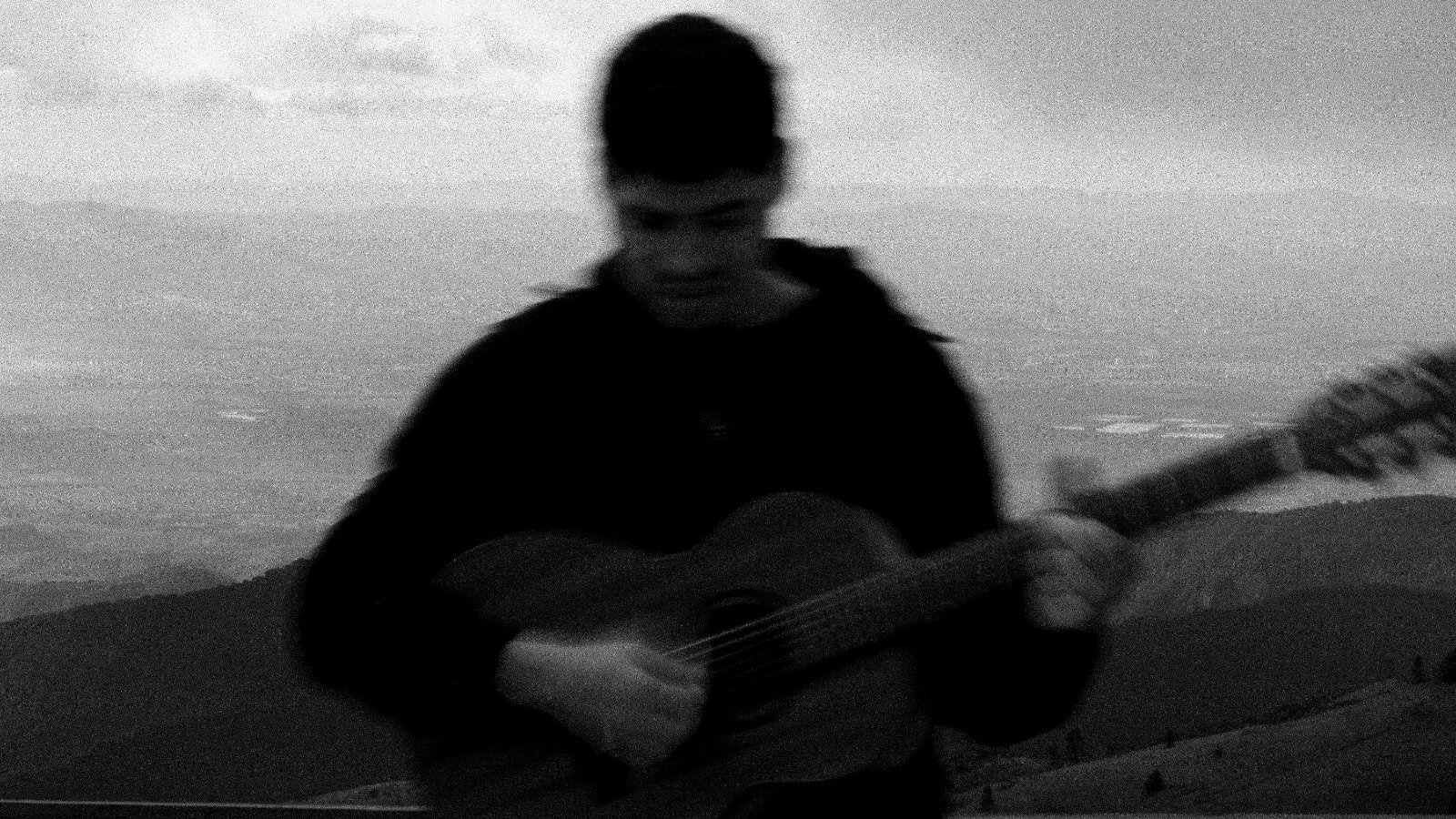 O cantor Igor Roque apresenta o EP “Cuida de Mim” e o clipe da faixa-título do projeto