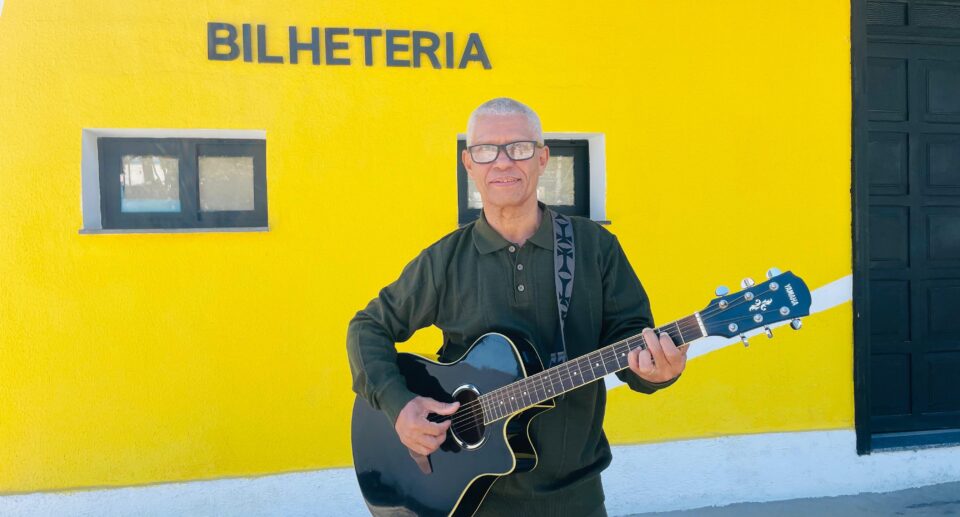 O cantor gospel Roberto Dom. Foto: Divulgação.