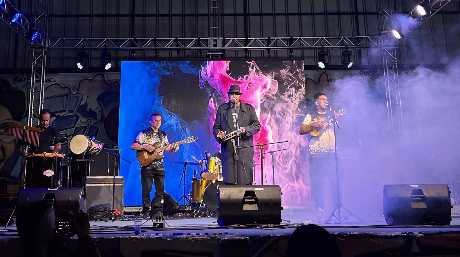 Nova Raiz emociona Guaianases no evento Salvando Vidas 2025 com samba gospel de fé e esperança