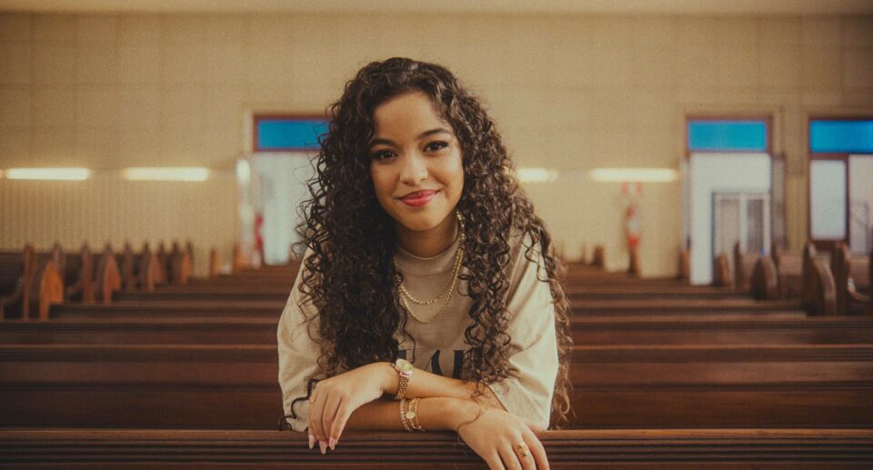 Gaby Cardozo lança o álbum “O Tempo é Meu” pela Onimusic