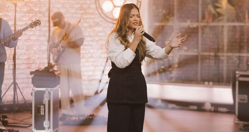 Rebeca Salles grava seu primeiro álbum – Céus Abertos