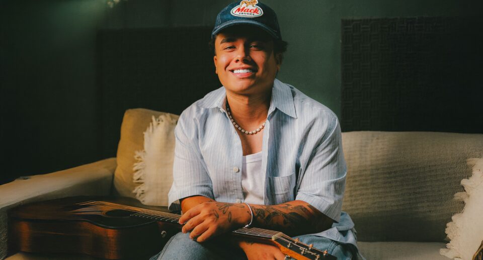 Em clima de verão, Norton mescla pop, R&B e UK Garage na canção “Conversa”