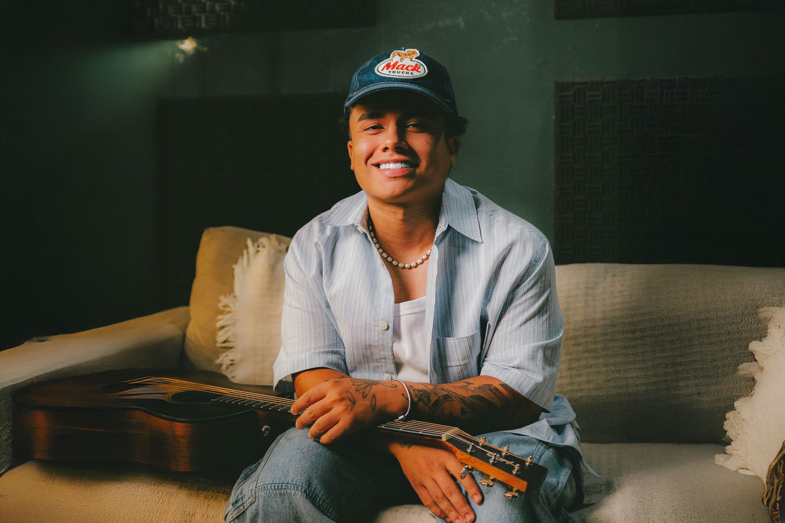 Em clima de verão, Norton mescla pop, R&B e UK Garage na canção “Conversa”