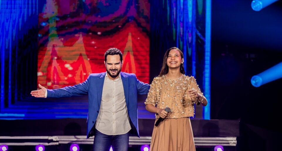 Os cantores Luciano Camargo e Maria Marçal. Foto: Divulgação.