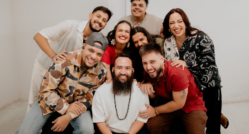 Coletivo Candiero celebra a cultura brasileira no álbum “O Grande Banquete – Ao Vivo em João Pessoa”