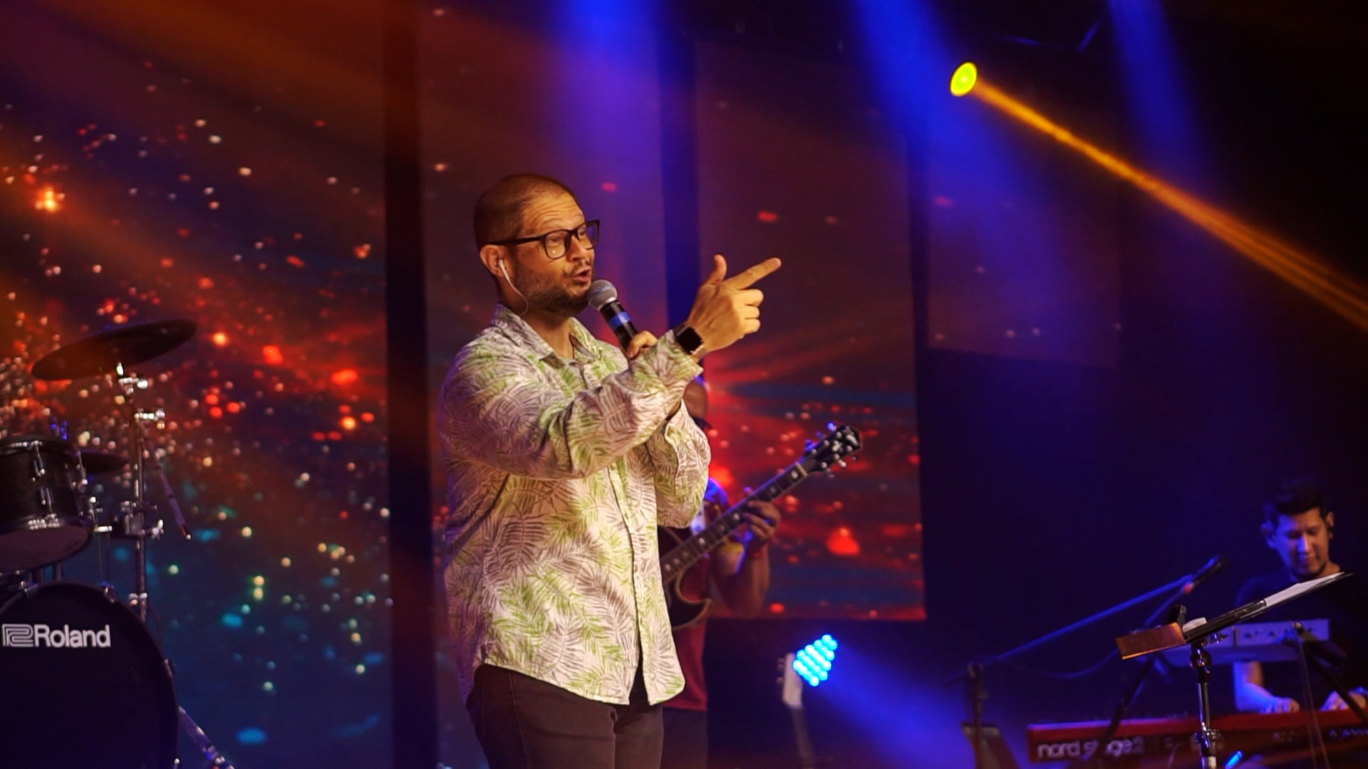David Fantazzini lança releitura do clássico “Com Cristo no Barco” em versão jazz