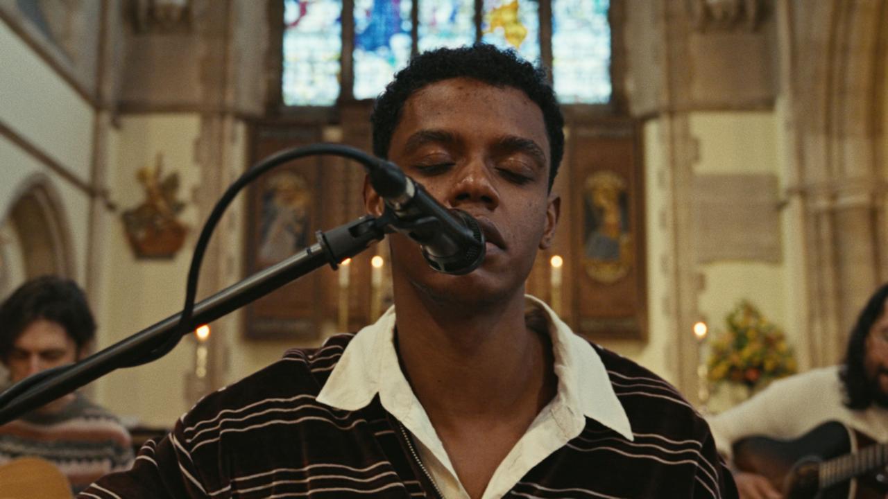 José Jr. lança projeto gravado em igreja histórica de Londres e explora sonoridade inspirada no Fado