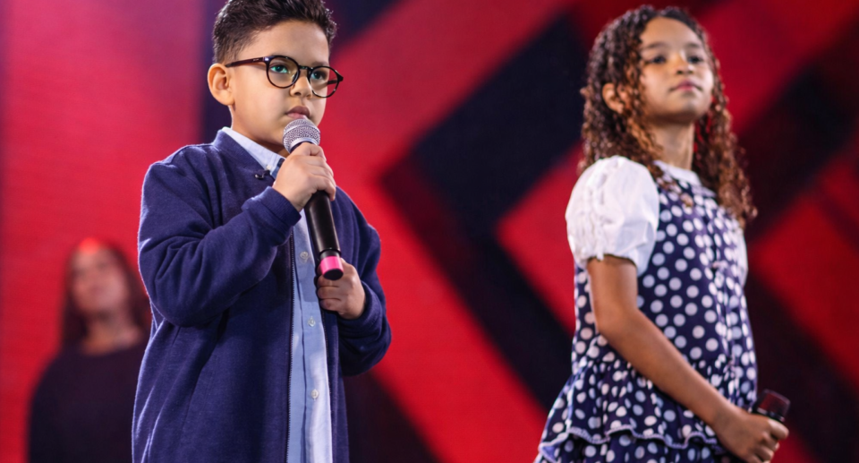 Os cantores Moisés Andrade e Maria Pita. Foto: Divulgação.