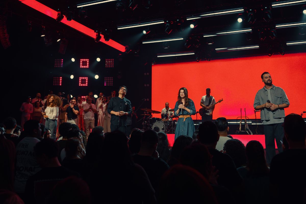 “O Canto das Igrejas” e Rachel Novaes em “Deus Tem O Melhor”