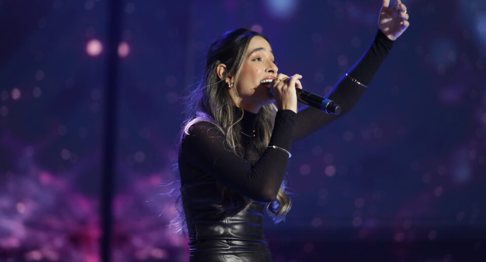 Júlia Cristiano: ex-participante do programa Raul Gil, tem trajetória de adoração a Deus e propósito