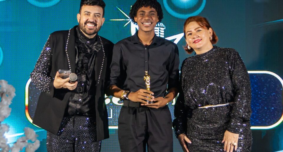 Cantor João Gabriel vence Prêmio Promessa Gospel 2026 e consolida trajetória como destaque entre os jovens da música cristã