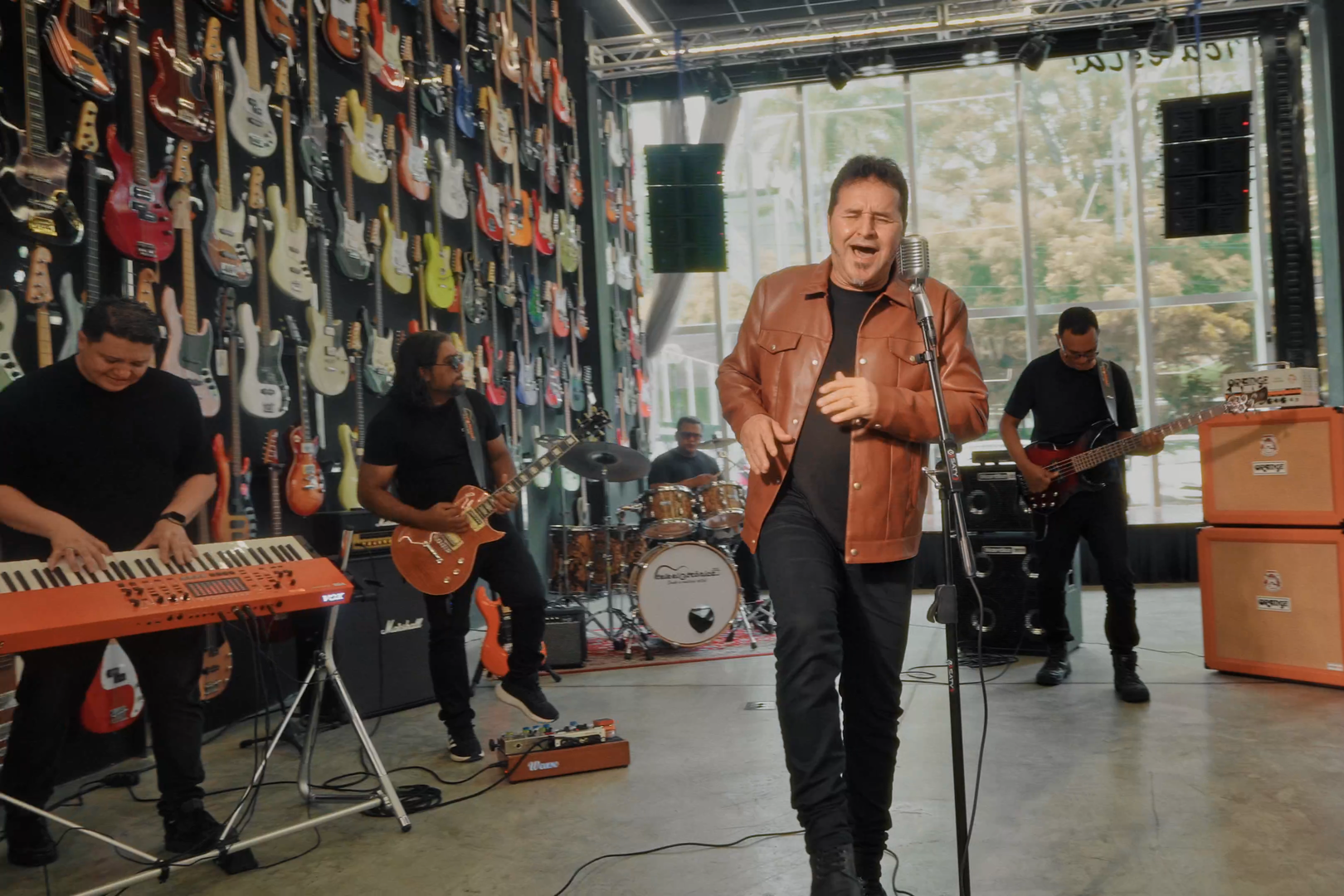 Jota T lança clipe de “Deus Tremendo” e marca nova fase em parceria com a Yes Play