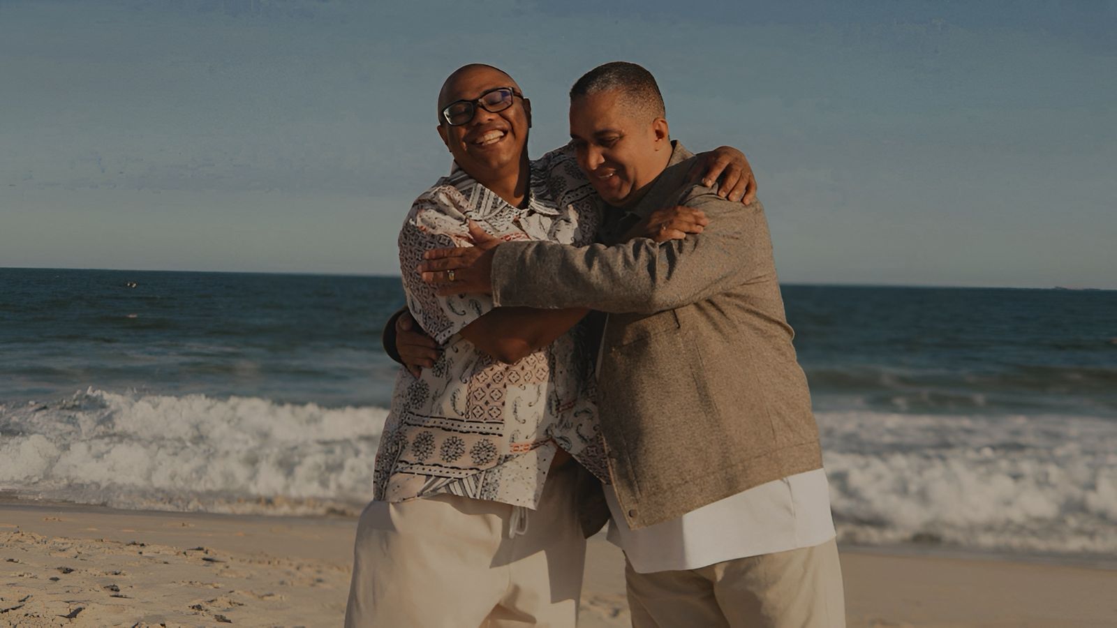 Carlos Meneleu e Waguinho lançam o samba gospel “Deixe-me em Paz”