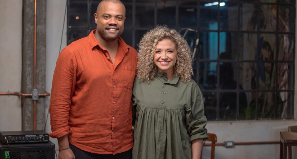 Arianne lança dueto com Weslei Santos no clássico “Teus Altares”