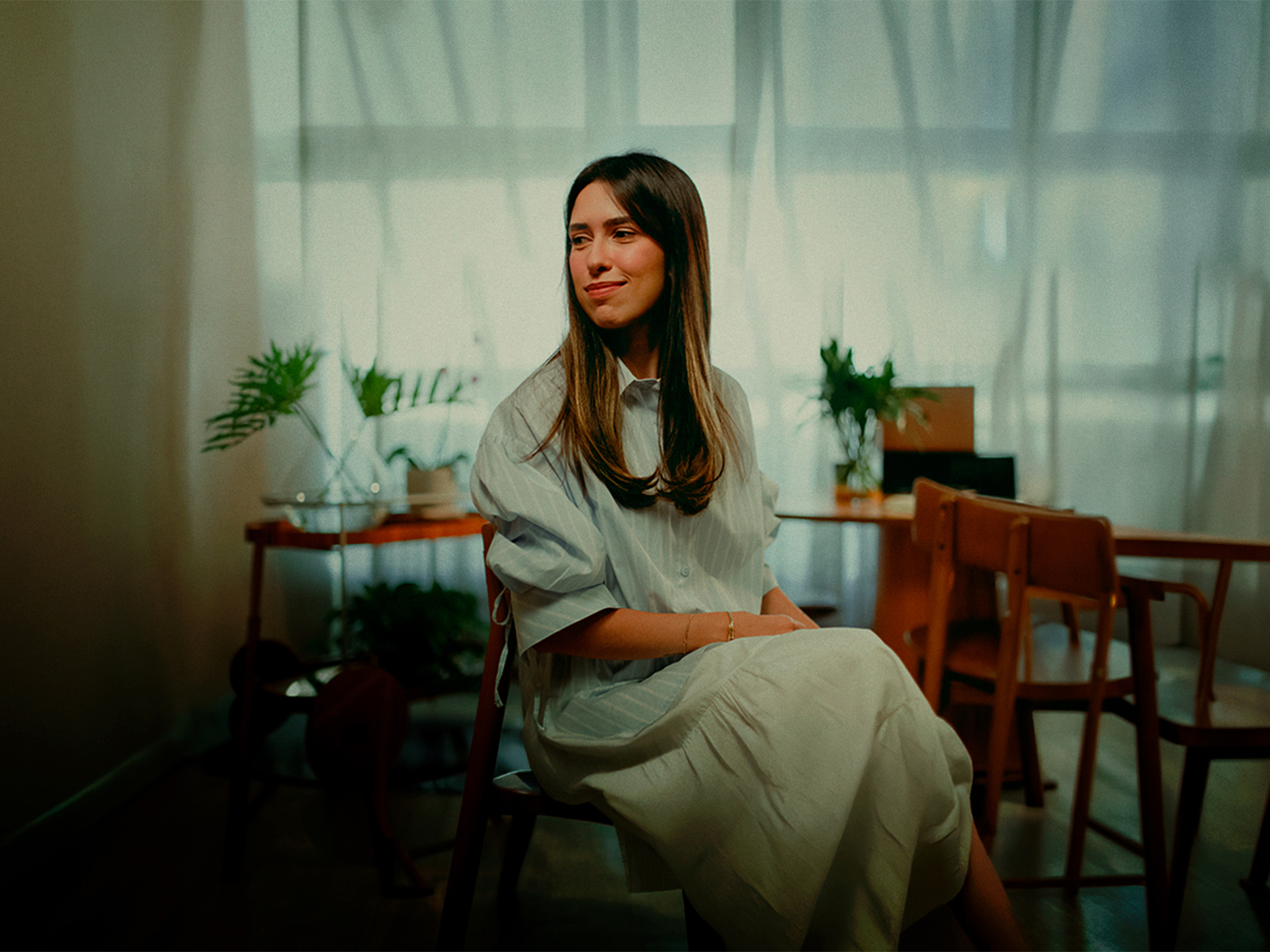 Gabriela Maganete, do Central 3, lança a canção “Fico Nesse Lugar (Acústico)” pela Onimusic