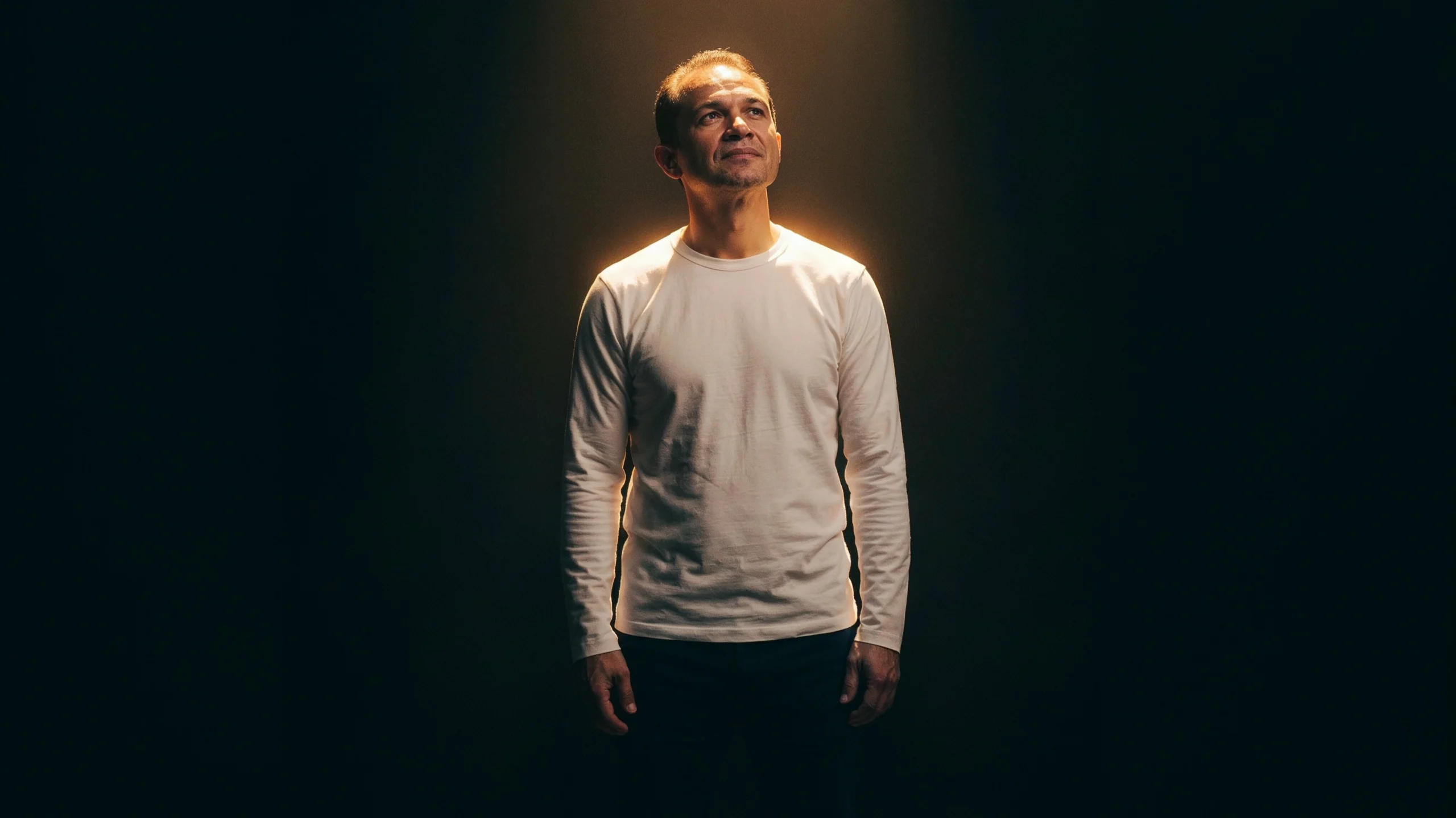 Davi Sacer apresenta o single “Eu Não, Deus”