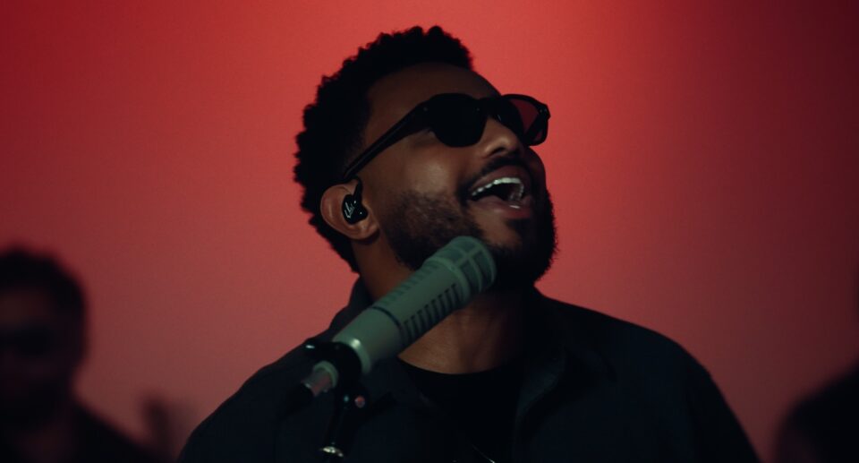 Eli Soares apresenta o single e clipe de “É Tudo Sobre Você”