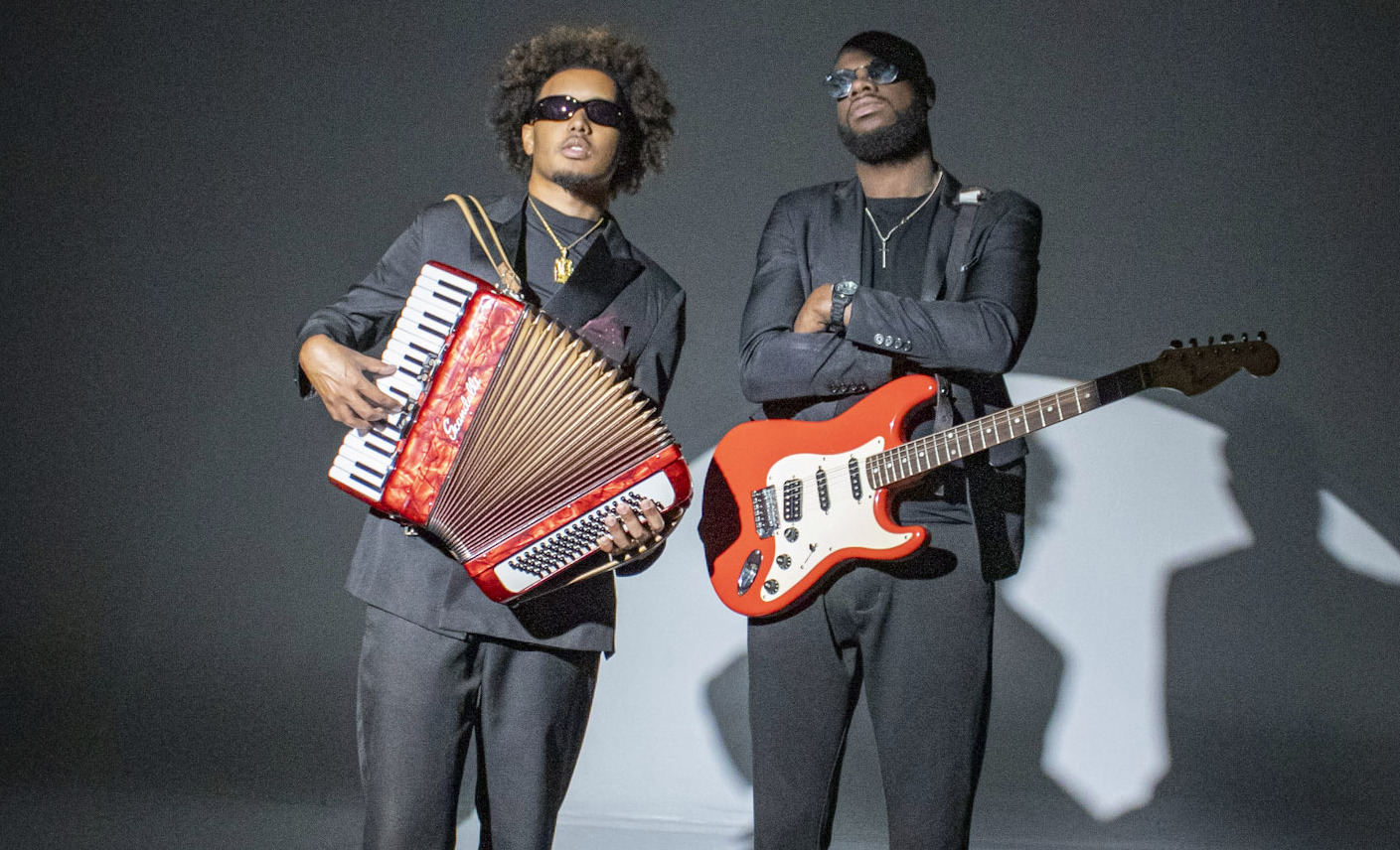 Brunno Ramos e Samuel Eleoterio lançam o single colaborativo “FOGO”, que vem acompanhado de clipe