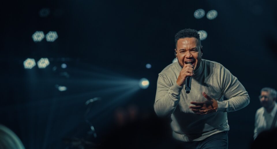 Nilson Junior lança “Carpinteiro” e conduz o público à cruz, onde o maior ato de amor mudou tudo