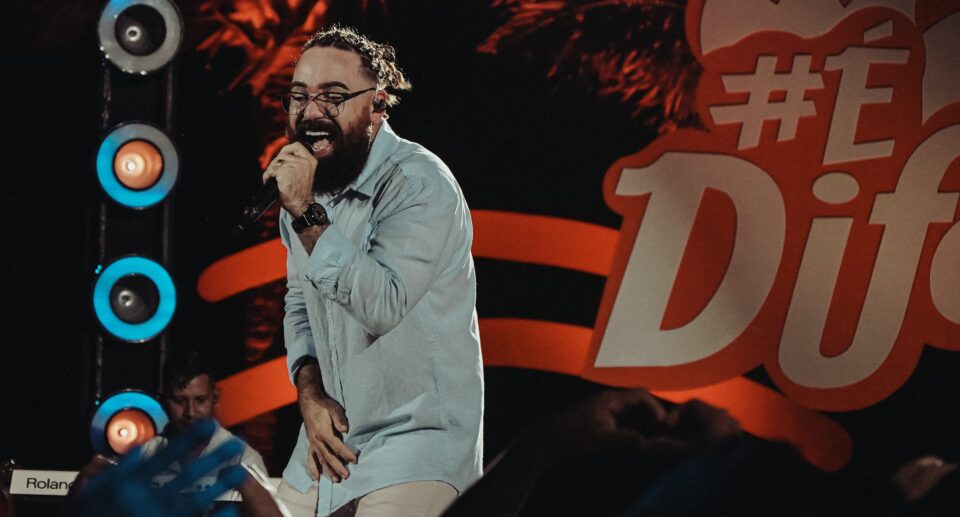 O cantor Jhonny Salvação. Foto: Thiago Venâncio.