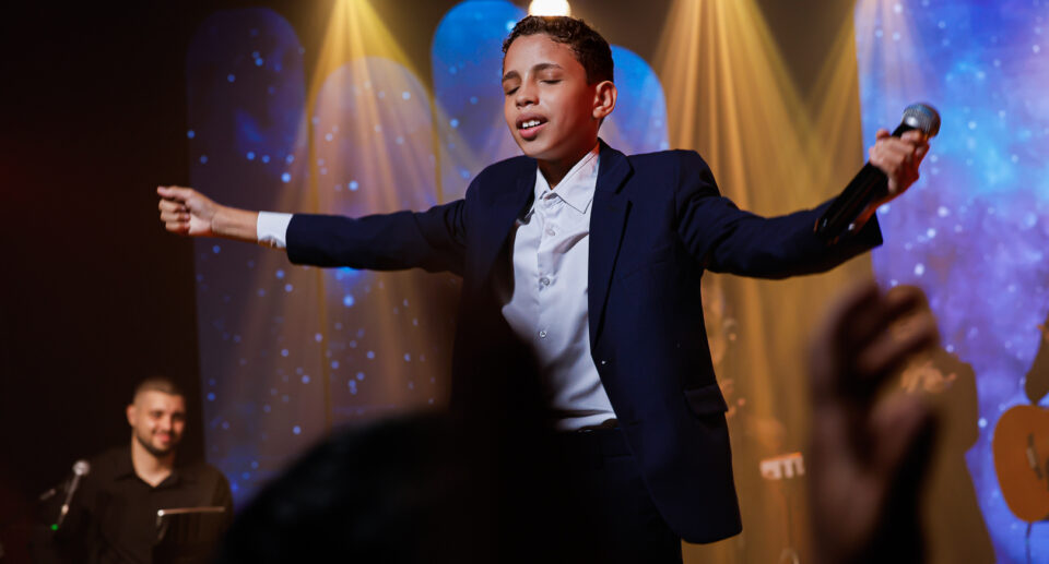 Sonho de infância leva Davi Francisco, de 13 anos, a lançar “É Ele” pela Todah Experience Live