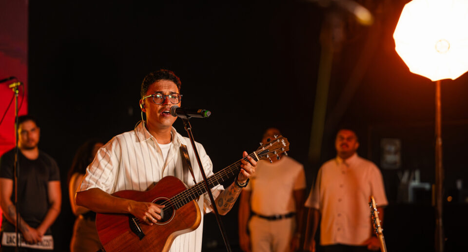 José Wellington lança o álbum “Vem Marcar (Ao Vivo)” e o videoclipe de “A Ti Seja a Glória”