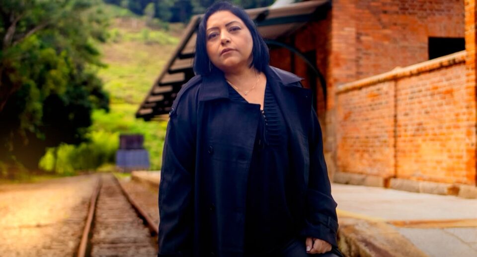 Amanda Lage lança “Jesus salvou minha alma”, canção sobre recomeço, fé e transformação